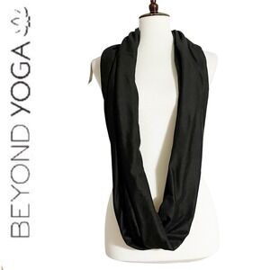 Beyong Yoga Infinity Scarf with Hidden Zipper‎ Cellphone Pocket Black One Size